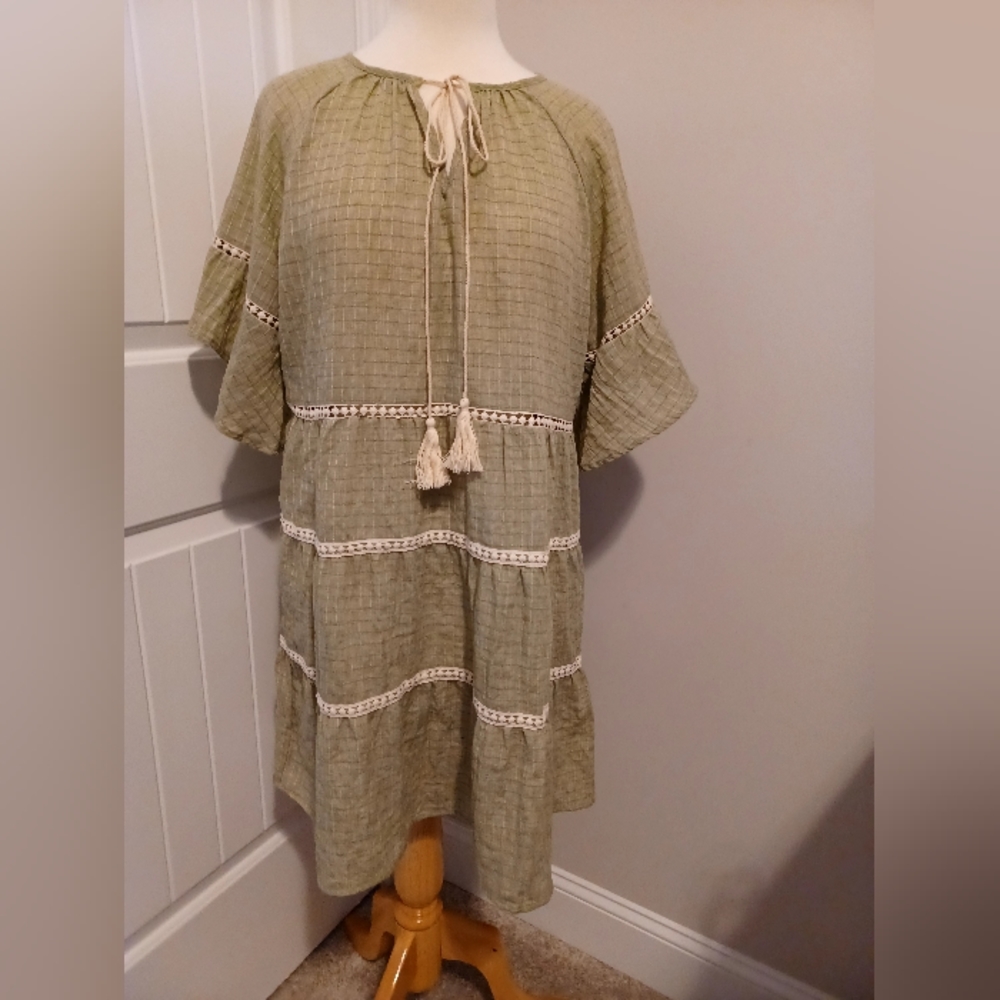 NWT BluHeaven Dress Sz LG. Green/ivory